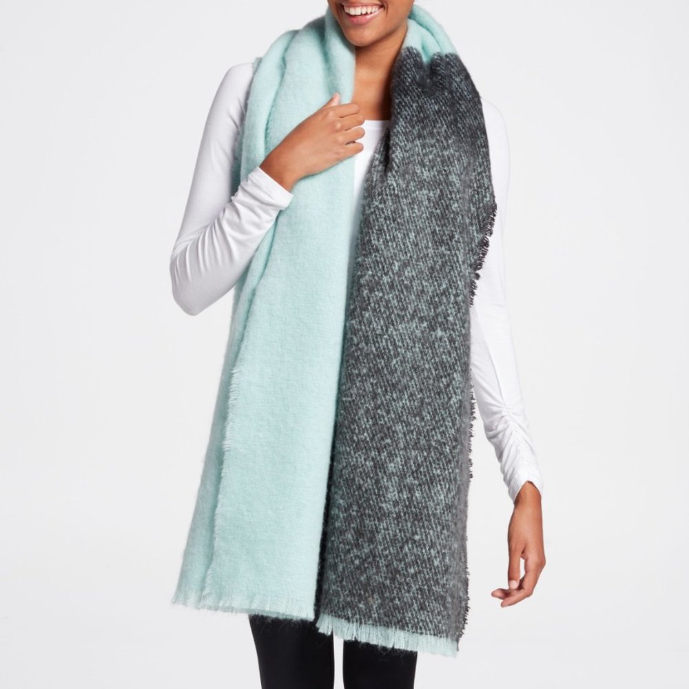 NWT!  Women's  Aqua Color Blocked Scarf